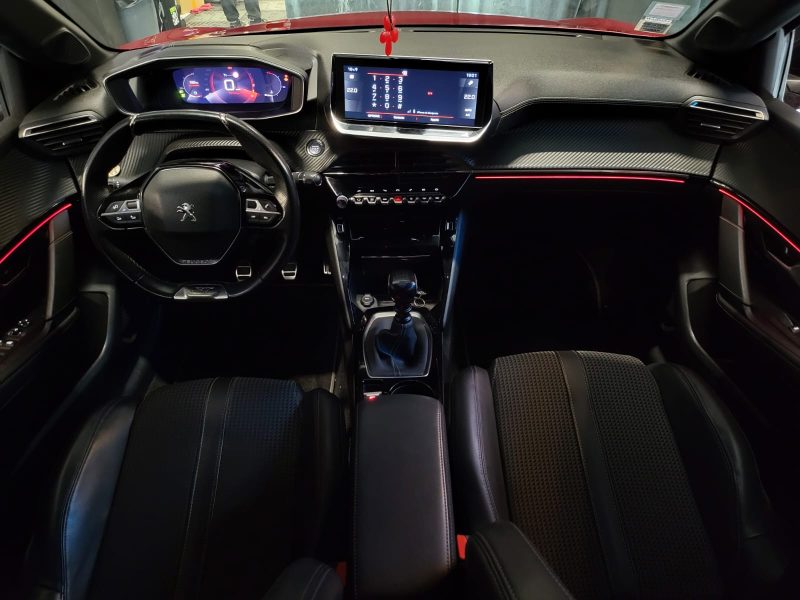 PEUGEOT 208 1.5 BLUEHDI 100cv GT LINE / VIRTUAL COCKPIT / CARPLAY / KEYLESS