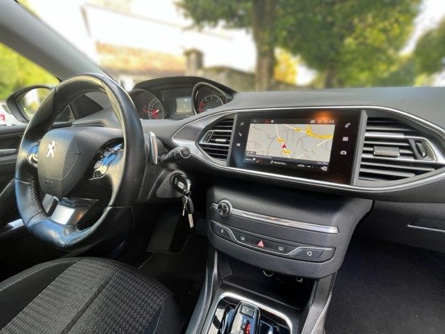 PEUGEOT 308 active business 2018