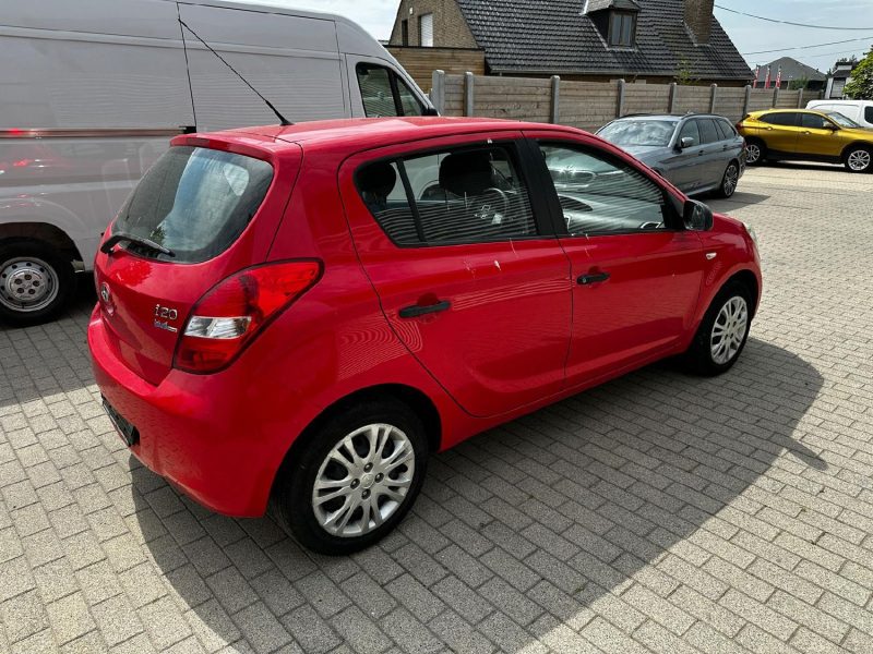 HYUNDAI i20 2011