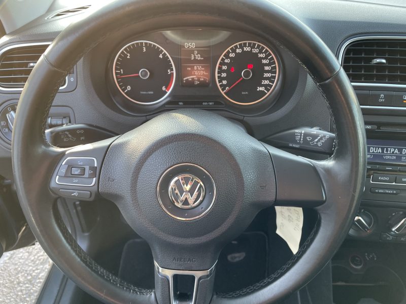 VOLKSWAGEN POLO 2012