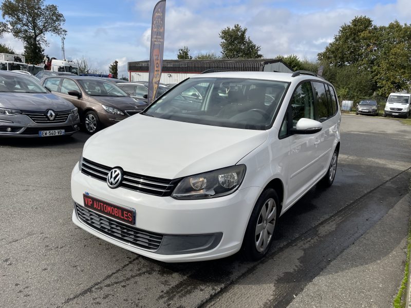 VOLKSWAGEN TOURAN 2011