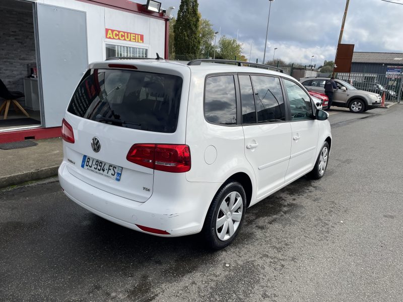 VOLKSWAGEN TOURAN 2011