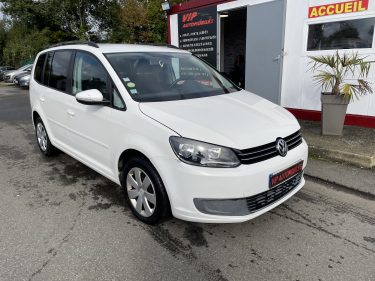 VOLKSWAGEN TOURAN 2011