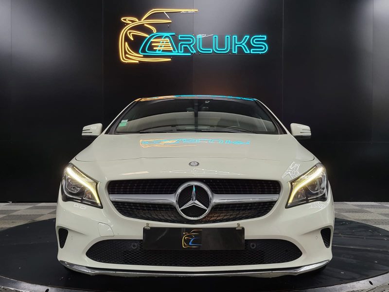 MERCEDES-BENZ CLASSE CLA 220d 177cv Sensation Boîte Auto 7G-DCT