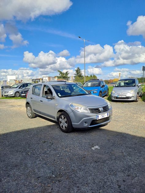 DACIA SANDERO 2009