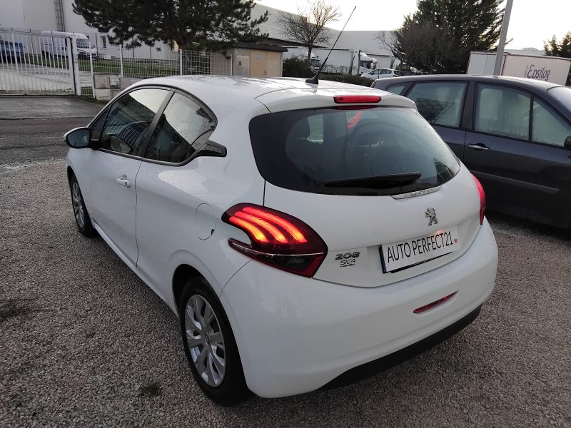 PEUGEOT 208 I 2015