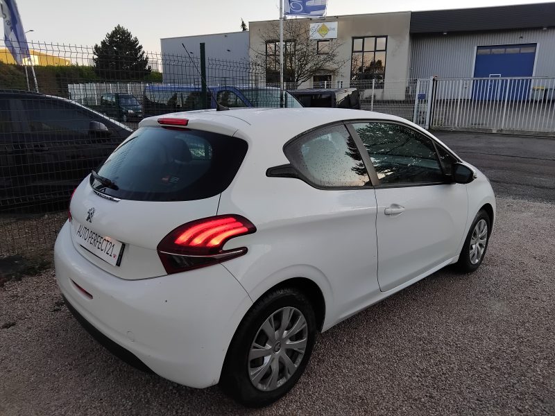 PEUGEOT 208 I 2015