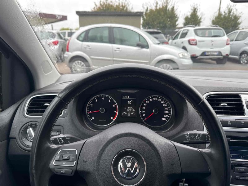 VOLKSWAGEN POLO 2012