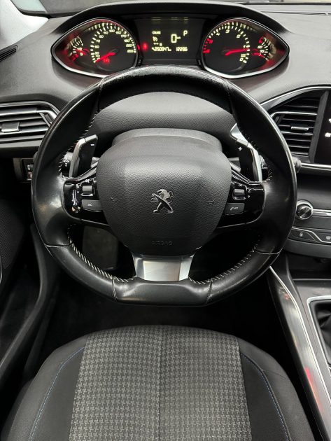 PEUGEOT 308 2019