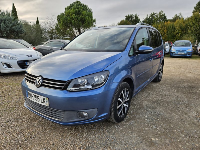 VOLKSWAGEN TOURAN 2011