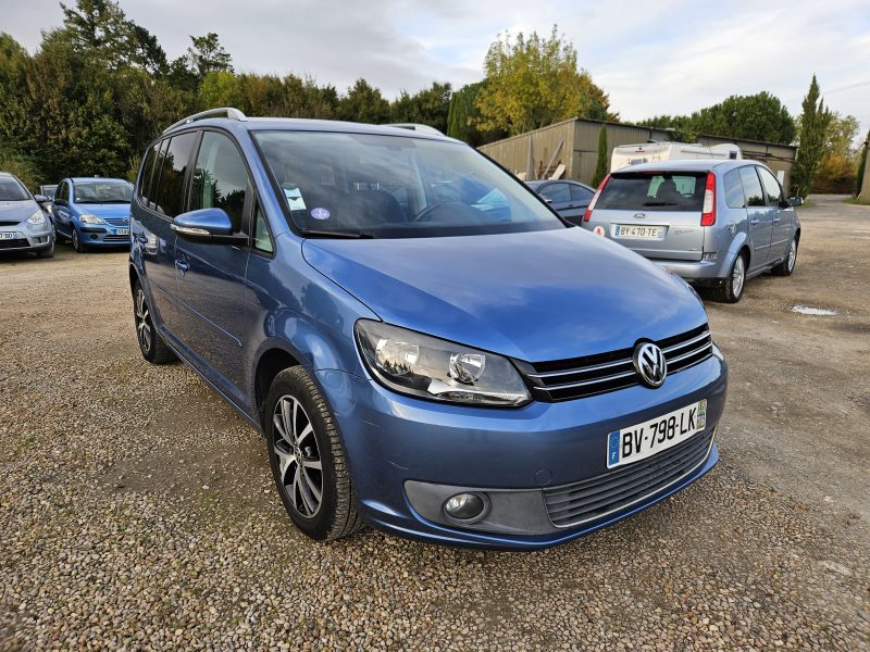 VOLKSWAGEN TOURAN 2011