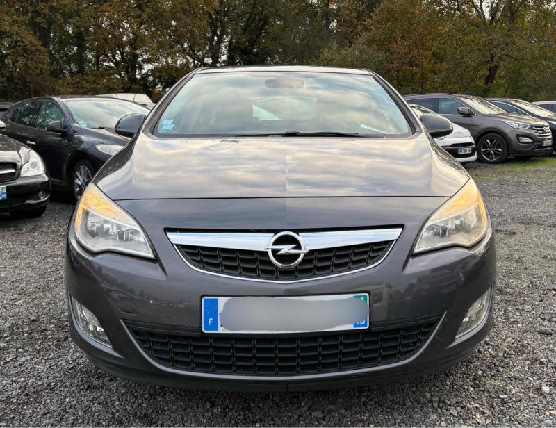 OPEL ASTRA 2010