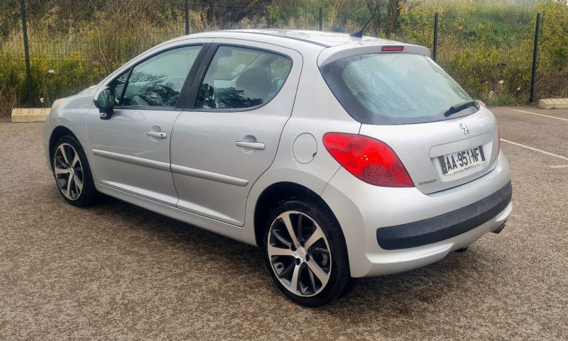 PEUGEOT 207 2009