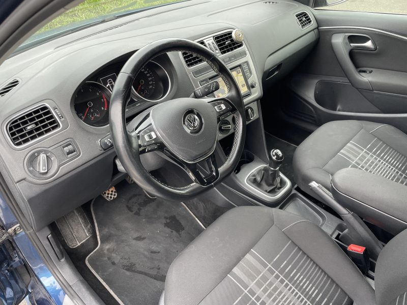 VOLKSWAGEN POLO LOUNGE 2015