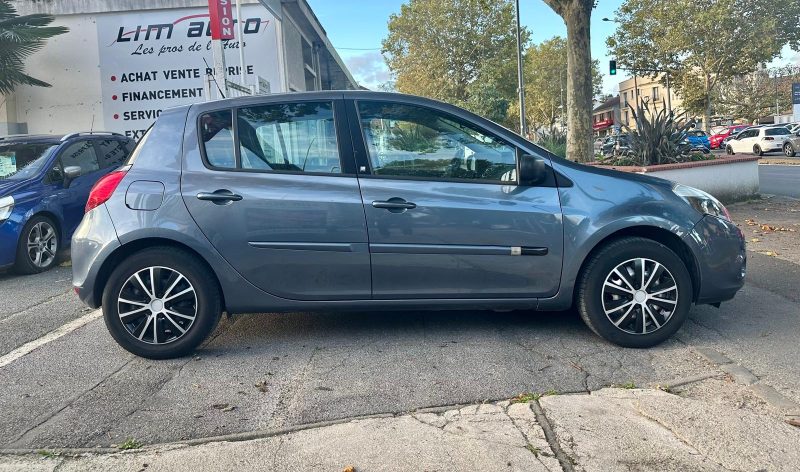 RENAULT CLIO 2010