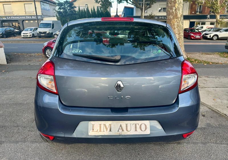 RENAULT CLIO 2010