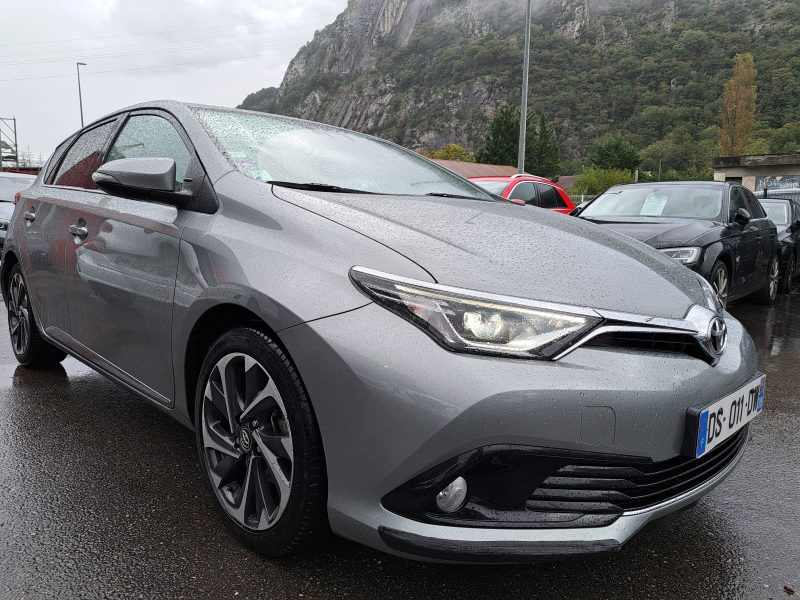 TOYOTA AURIS 2015