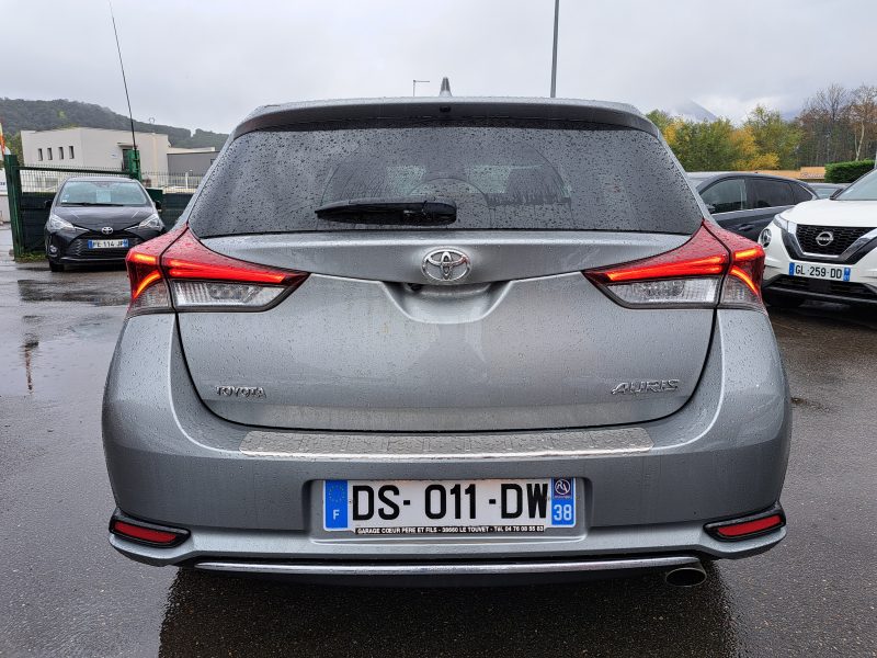 TOYOTA AURIS 2015