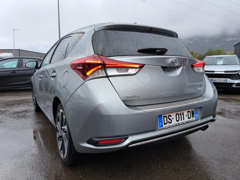 TOYOTA AURIS 2015