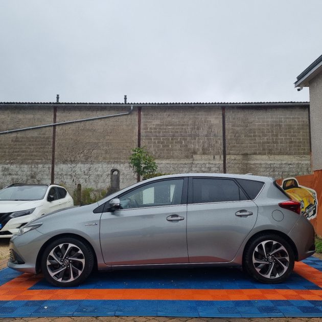 TOYOTA AURIS 2017