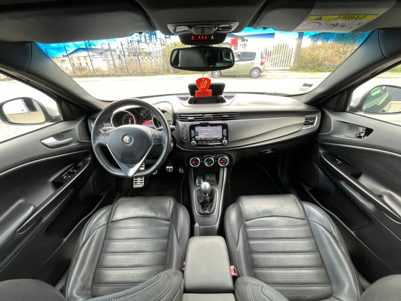 ALFA ROMEO  GIULIETTA 2015