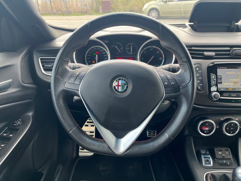 ALFA ROMEO  GIULIETTA 2015