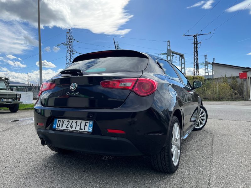 ALFA ROMEO  GIULIETTA 2015