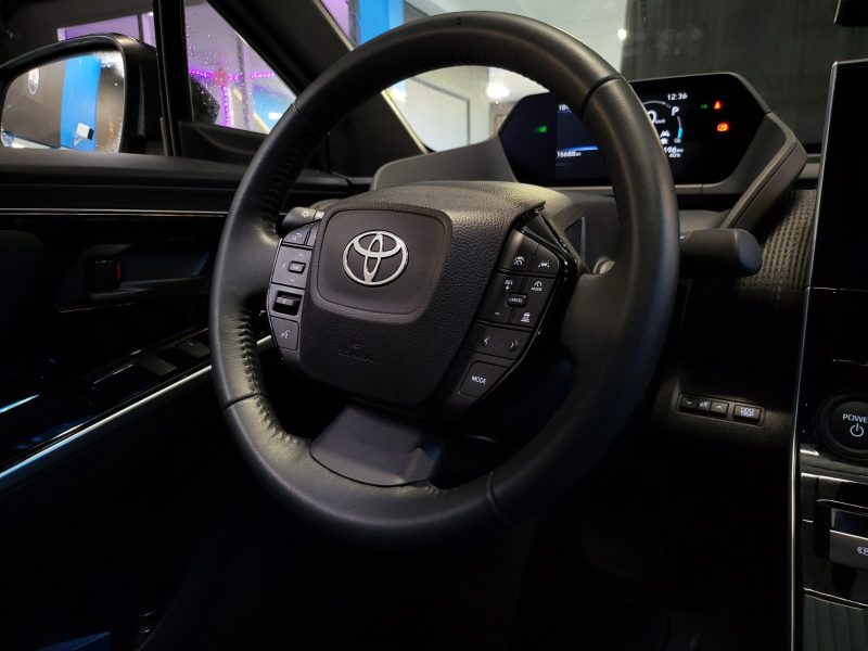 TOYOTA BZ4X 204CV 11kW Origin / VIRTUAL COCKPIT / APPLE CARPLAY / KEYLESS / PACK CUIR