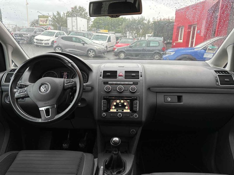 VOLKSWAGEN TOURAN 2015