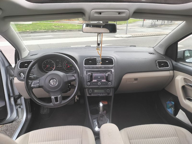 VOLKSWAGEN POLO 2011