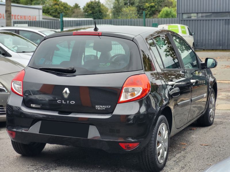 RENAULT CLIO III  2010