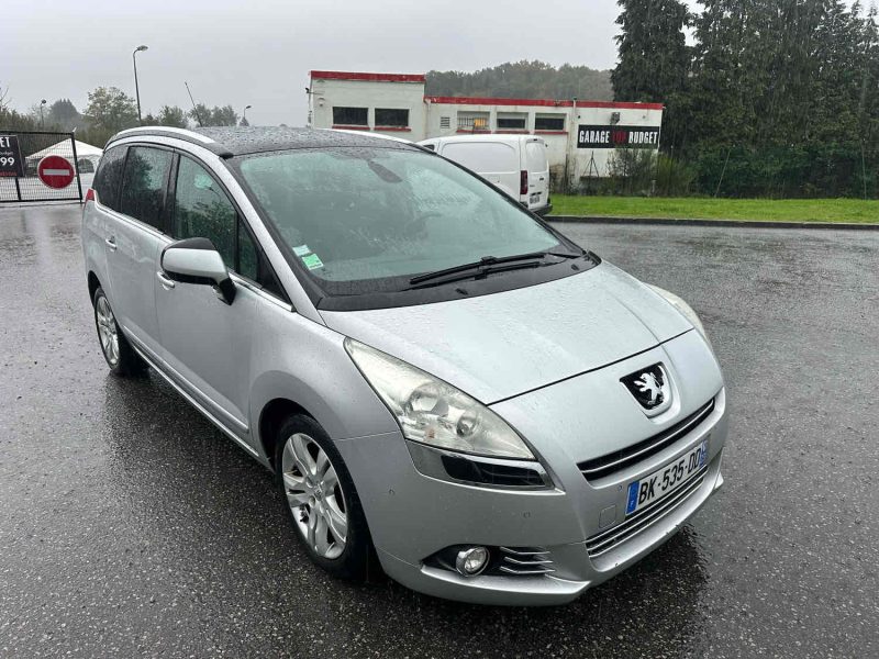 PEUGEOT 5008 2011