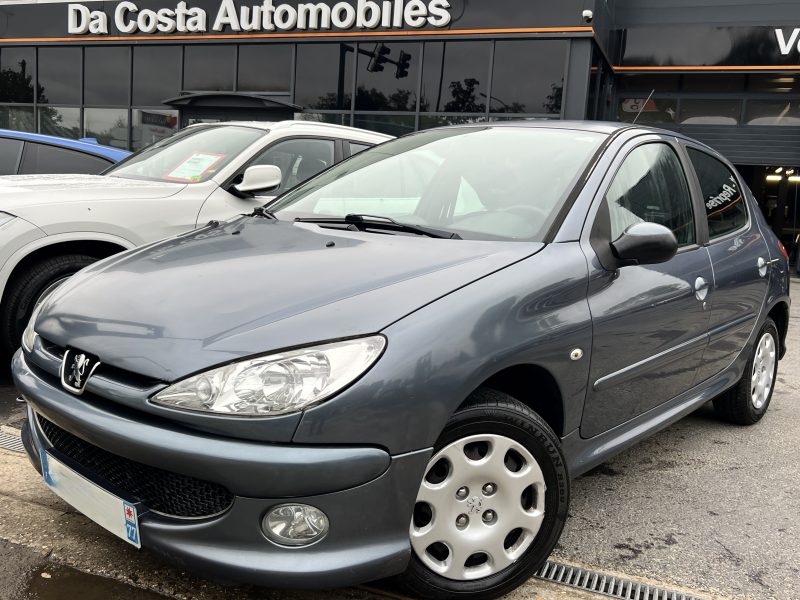 PEUGEOT 206 PHASE 2 1.4 HDI 70 Cv 5 PORTES CLIMATISATION REGULATEUR LIMITEUR BLUETOOTH Garantie 1 an