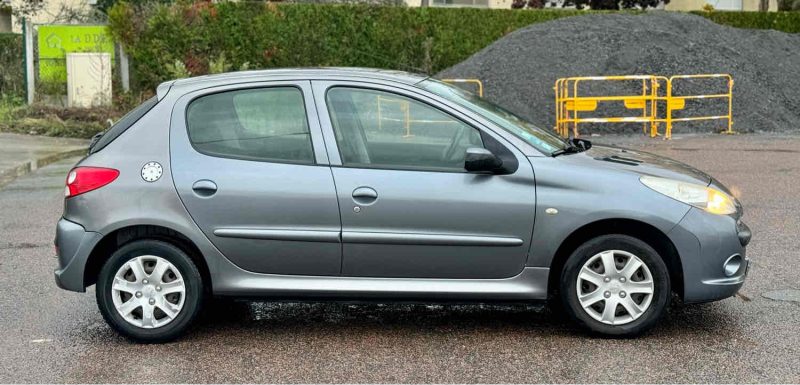 PEUGEOT 206+ 1.4 HDI 70CH BLUE LION TRENDY