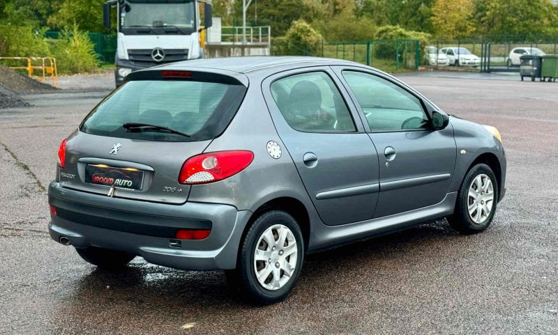 PEUGEOT 206+ 1.4 HDI 70CH BLUE LION TRENDY