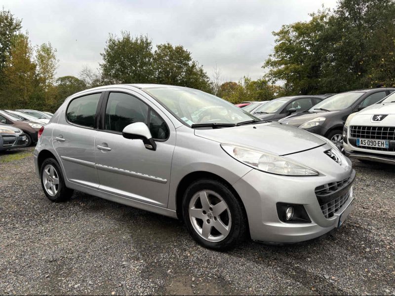 PEUGEOT 207 2012