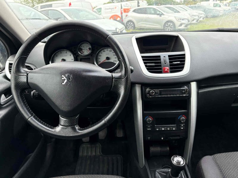 PEUGEOT 207 2012