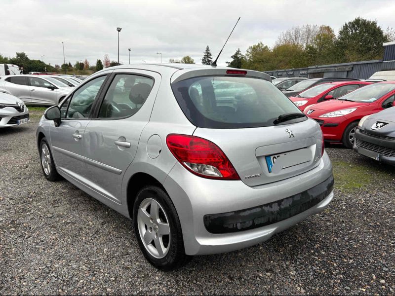 PEUGEOT 207 2012