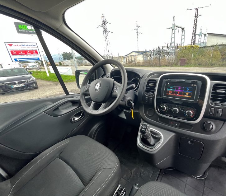 RENAULT TRAFIC 2019