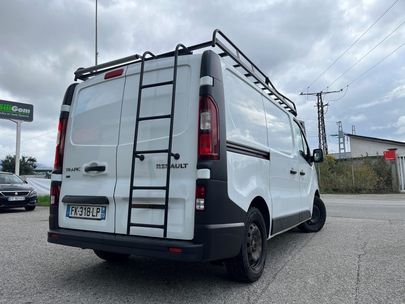 RENAULT TRAFIC 2019