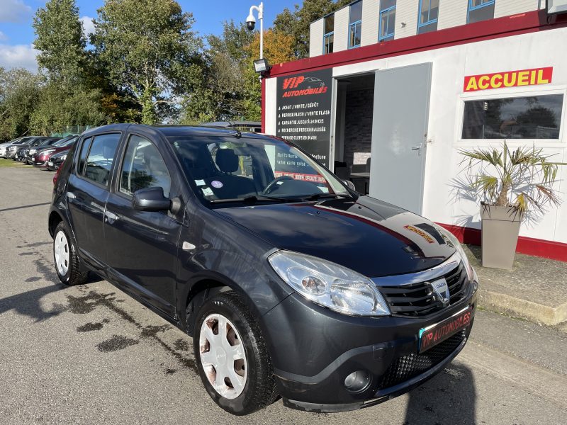 DACIA SANDERO 2010