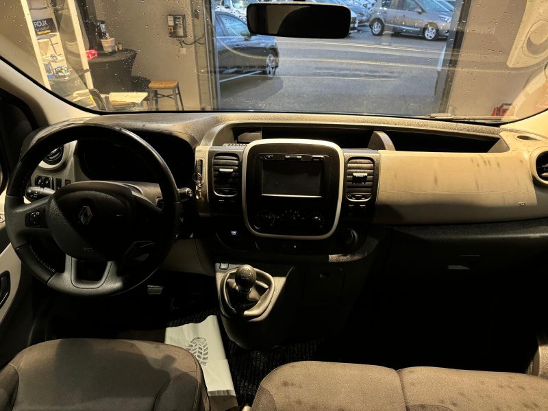 RENAULT TRAFIC  2017