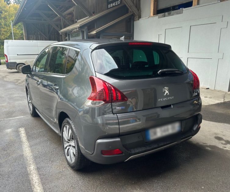 PEUGEOT 3008 2015