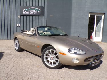 JAGUAR XKR CONVERTIBLE 2001