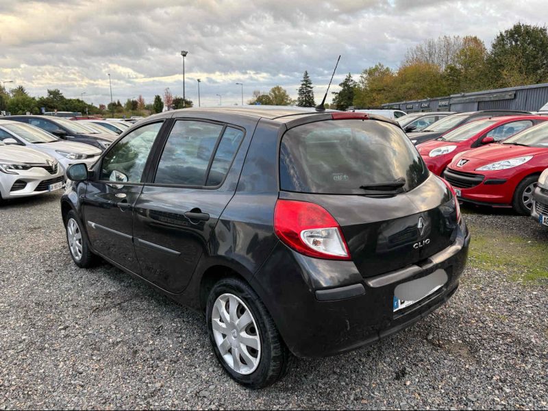 RENAULT CLIO 2011