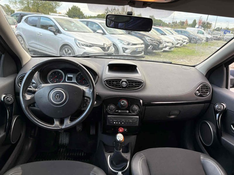 RENAULT CLIO 2011