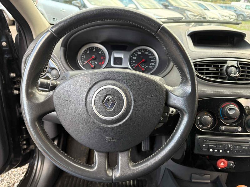 RENAULT CLIO 2011