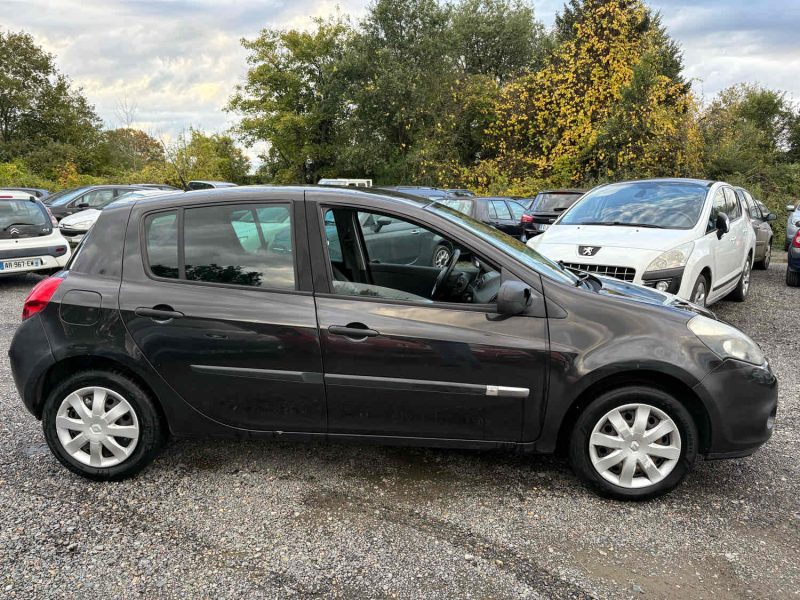 RENAULT CLIO 2011