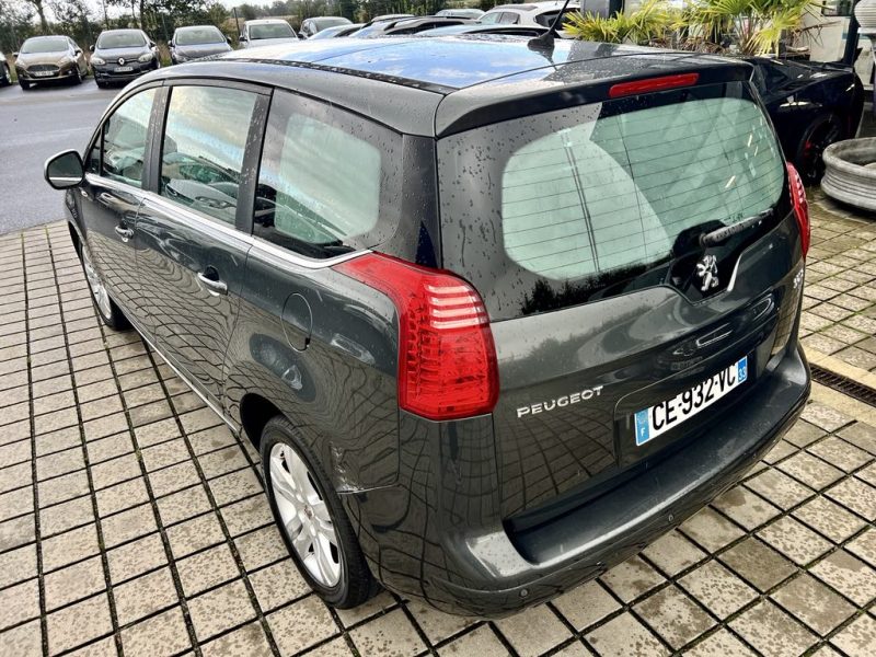 PEUGEOT 5008 1,6 E-HDI 112CH FAP BMP6 BLUE LION ACTIVE 7PL