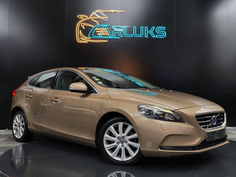 VOLVO V40 D3 150cv Summum Boîte Auto Geartronic6 / FAIBLE KILOMETRAGE